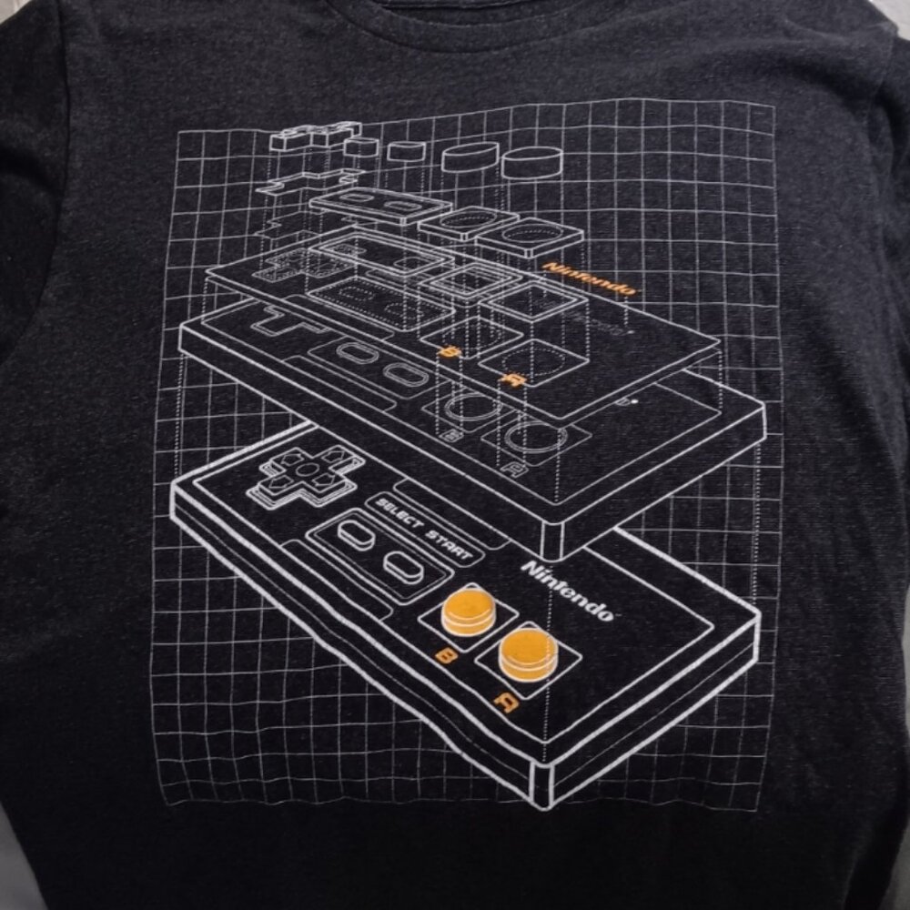 Nintendo T-Shirt, (Vintage NES Controller Graphics) Size Medium Men's